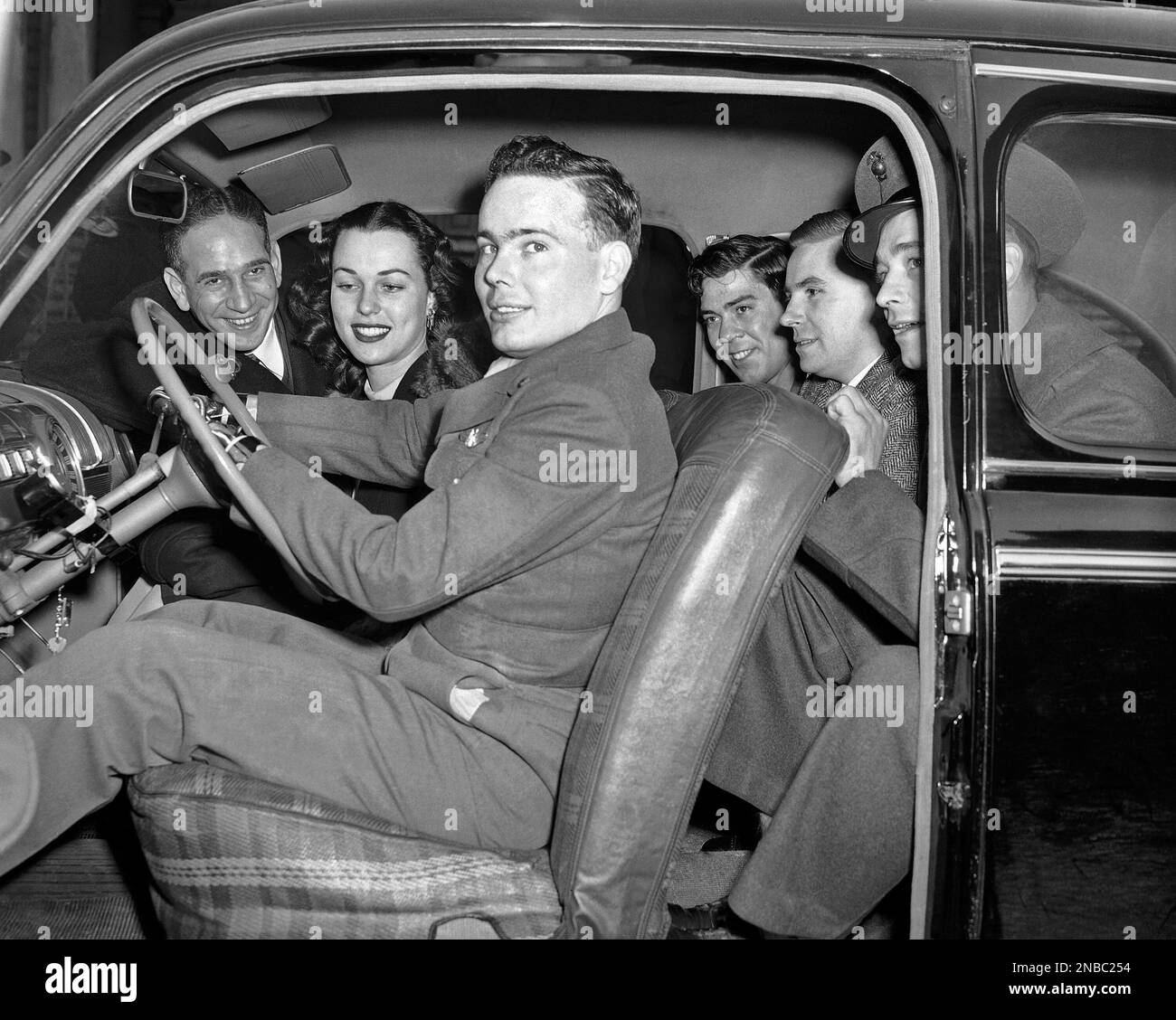 Four warmaimed veterans, who will be guests of honor at the Roosevelt Memorial Concert sit in a