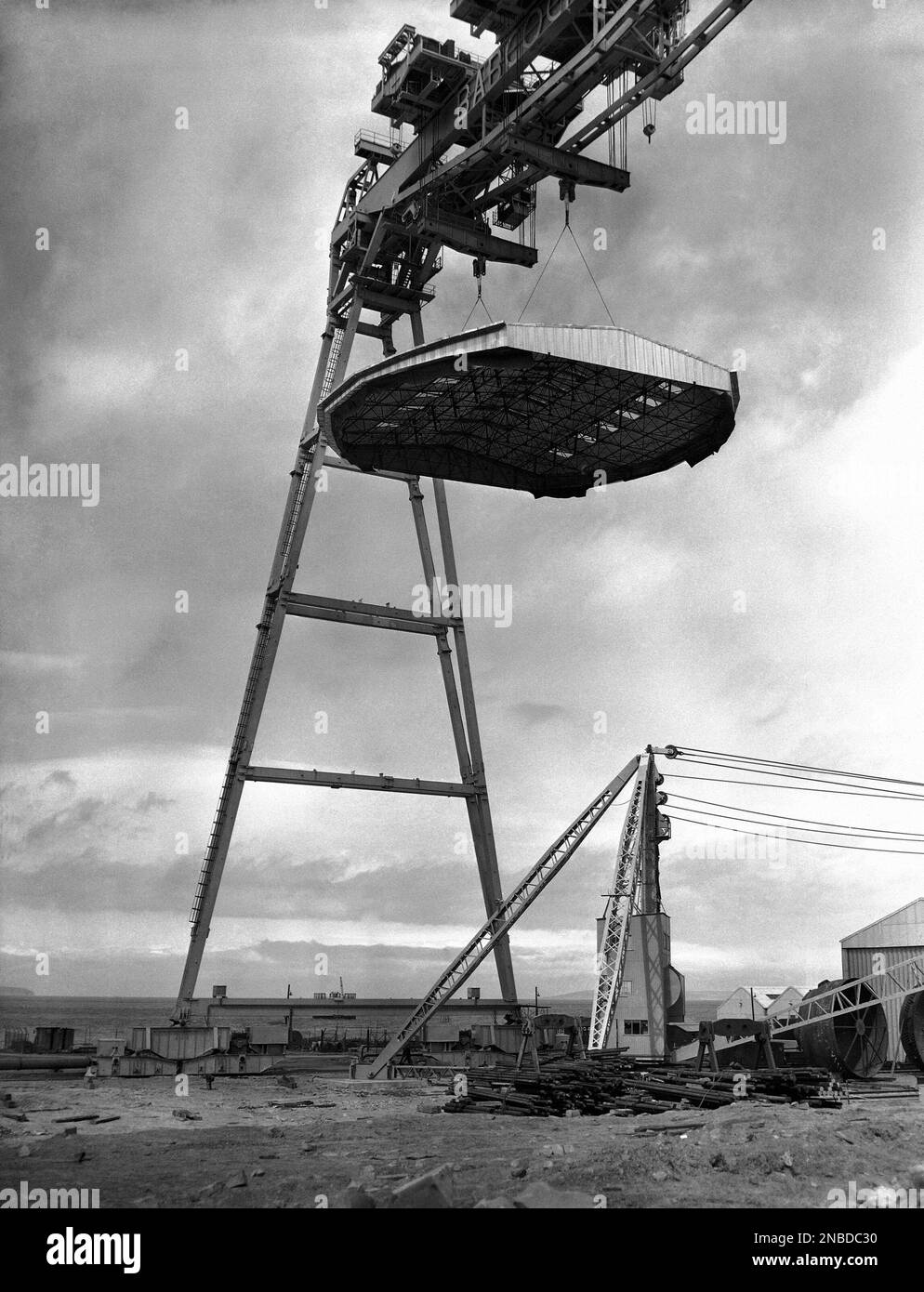 The Babcock 400 tonne Gantry Crane, the biggest crane in the world