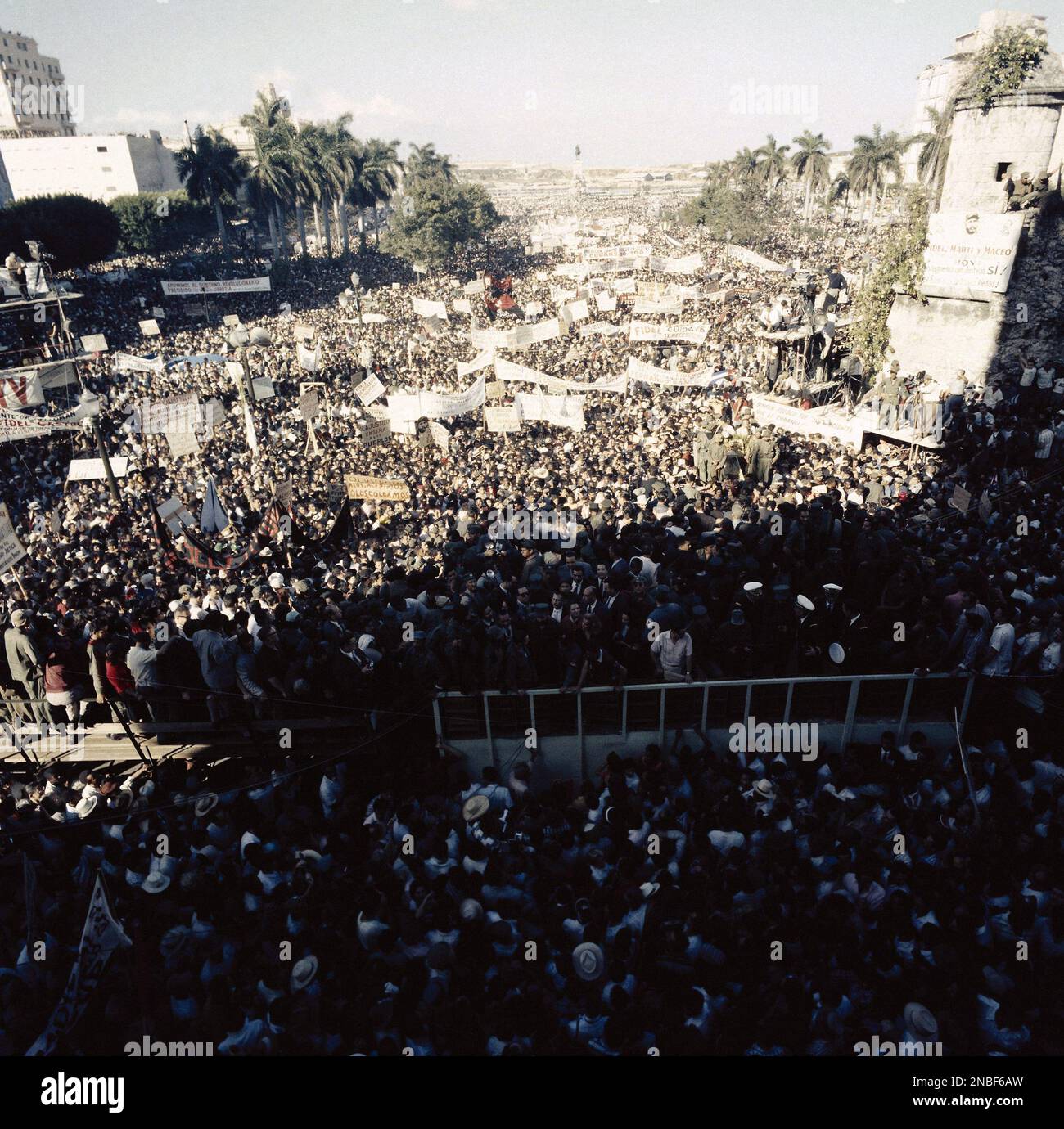 Cuban leader Fidel Castro addresses a huge crowd at a Presidential ...