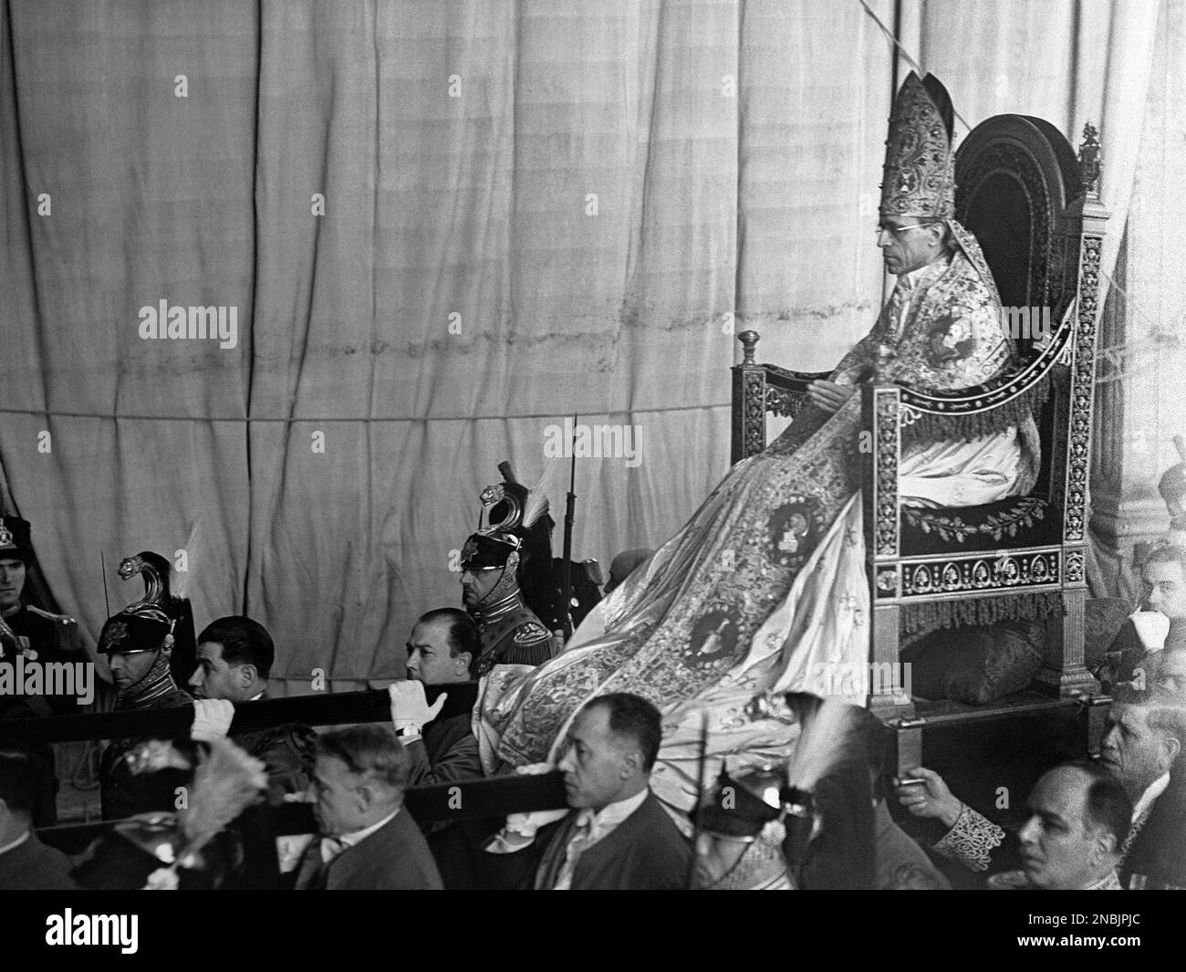 Pope Ritual Amid all the splendour of Roman rituals Pope Pius XII was crowned on ...