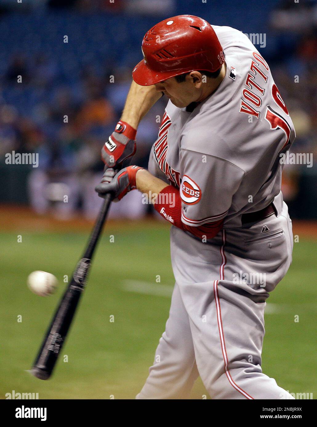 Cincinnati Reds' Joey Votto gets jammed on a first inning pitch by