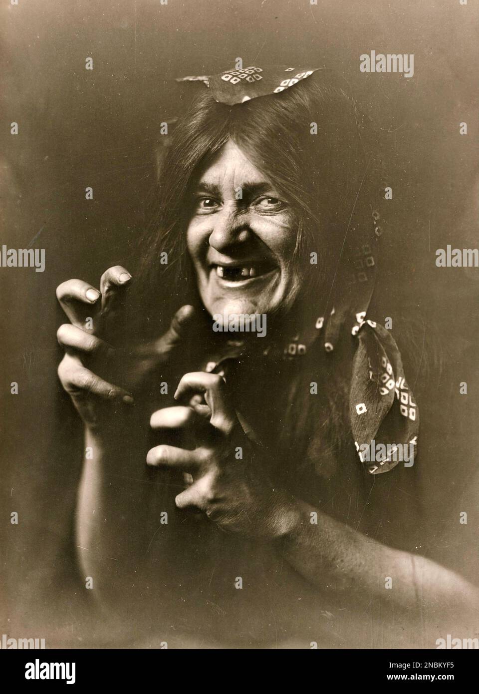 Nell Barry Taylor, stage actress acting - 1918 Stock Photo