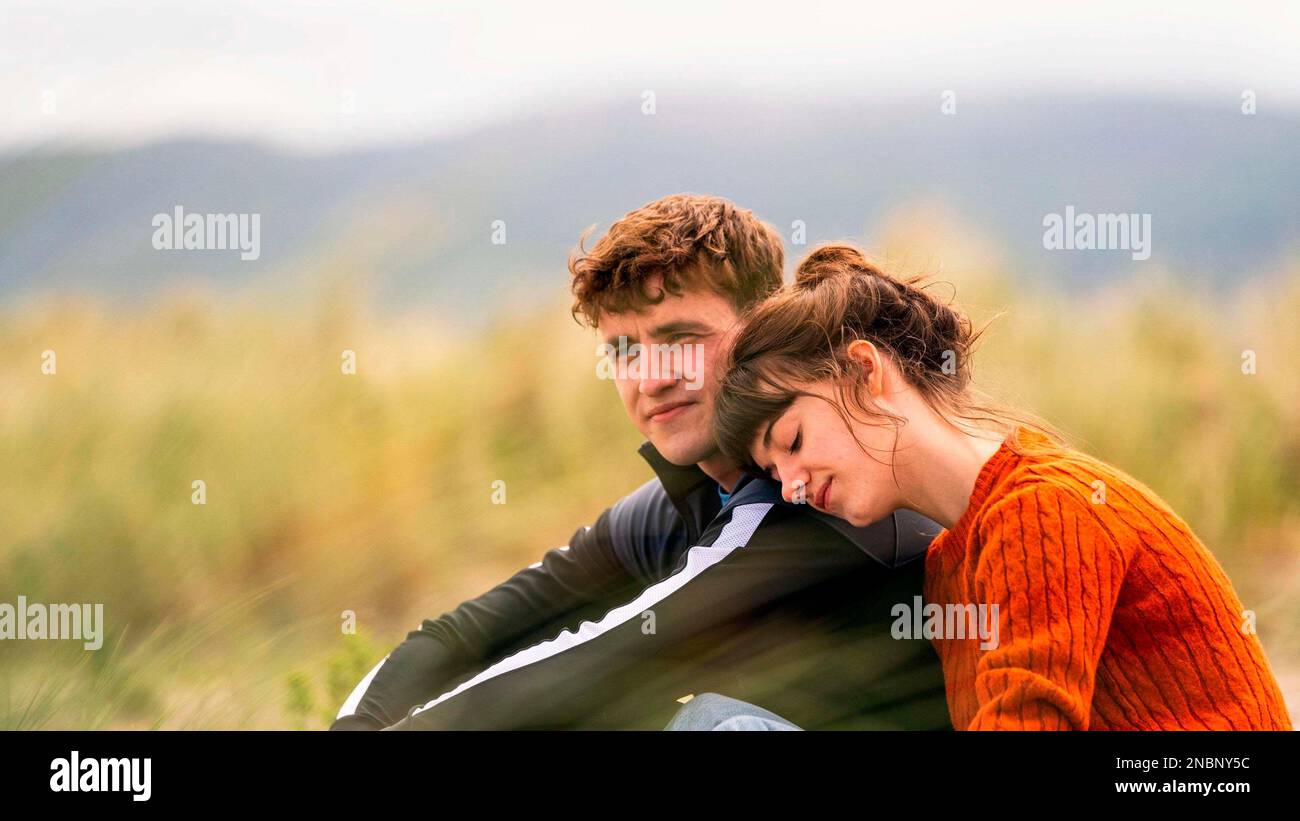 Daisy edgar jones normal people hi-res stock photography and images - Alamy