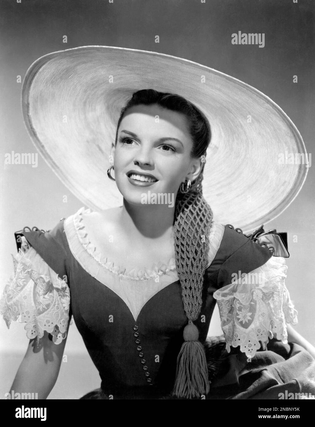 JUDY GARLAND in THE PIRATE (1948), directed by VINCENTE MINNELLI ...