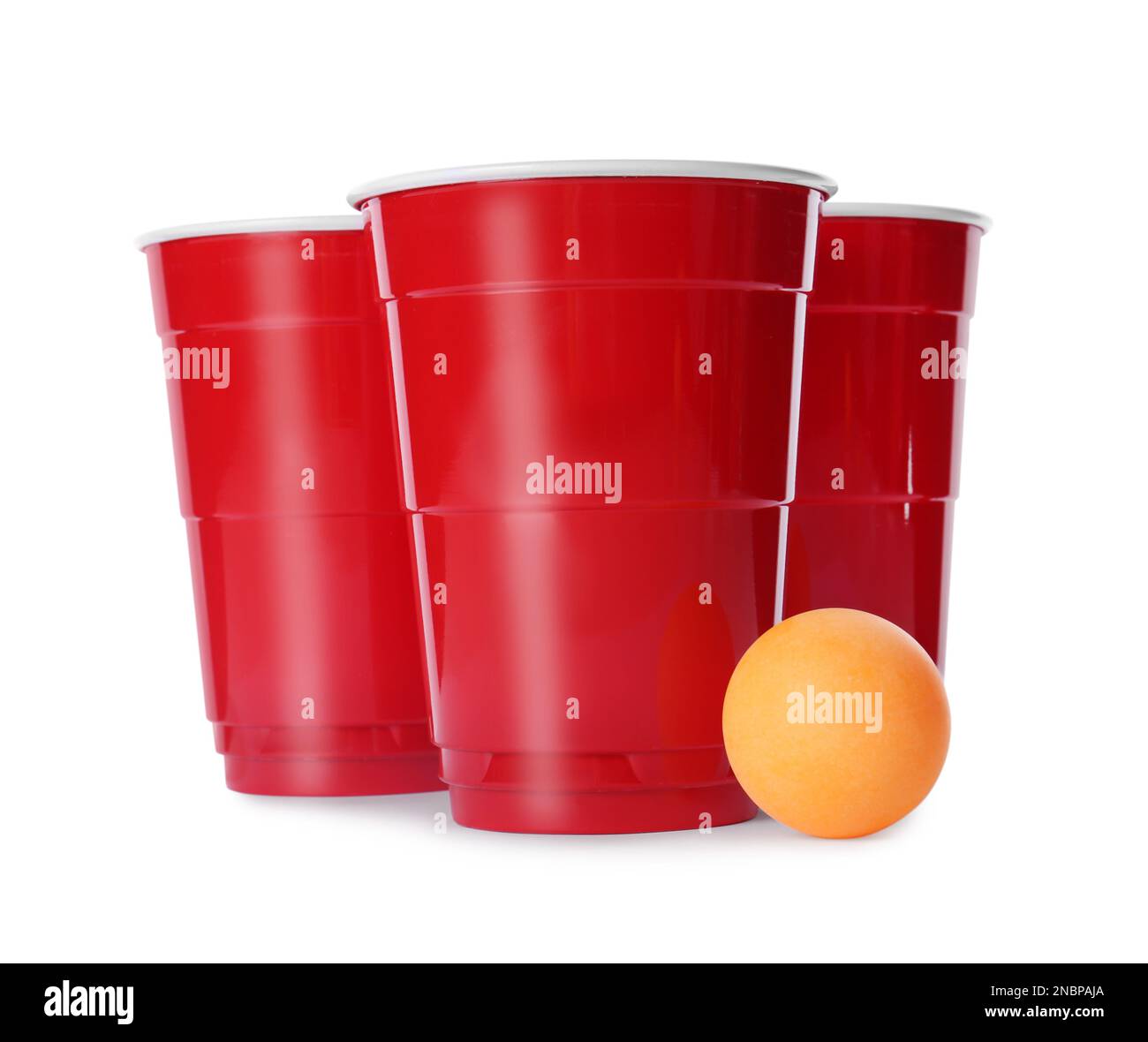 https://c8.alamy.com/comp/2NBPAJA/red-plastic-cups-and-ball-for-beer-pong-on-white-background-2NBPAJA.jpg
