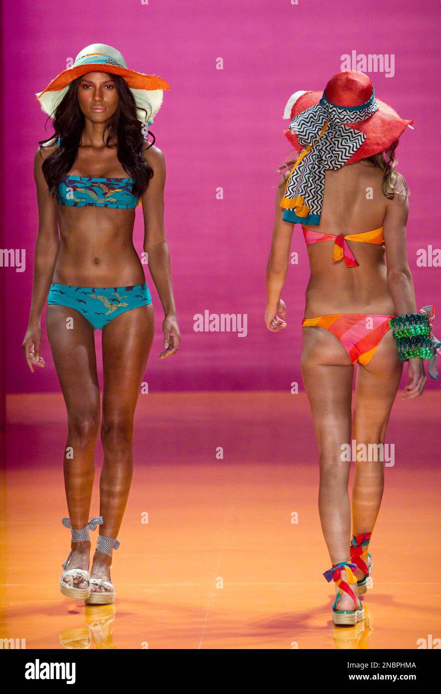 Models wear creations by Salinas during the Fashion Rio Summer 2012  collection in Rio de Janeiro, Brazil, Tuesday, May 31, 2011. (AP  Photo/Victor R. Caivano Stock Photo - Alamy