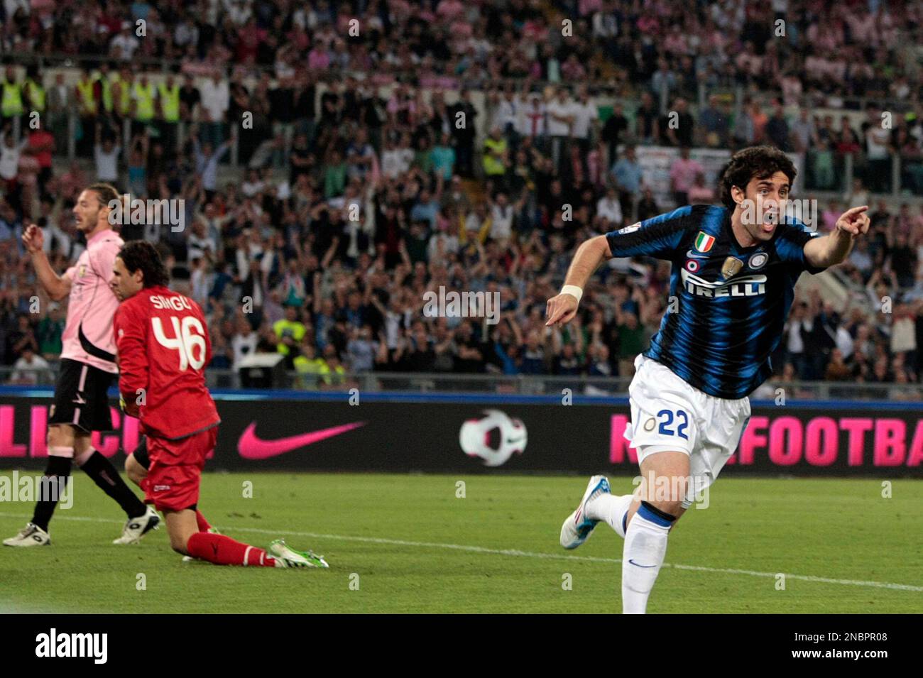 Inter Milan's Diego Milito celebrates after scoring during the Italian Cup  soccer match final between Palermo and Inter Milan in Rome, Sunday, May 29,  2011. (AP Photo/Gregorio Borgia Stock Photo - Alamy, image size:1300x955