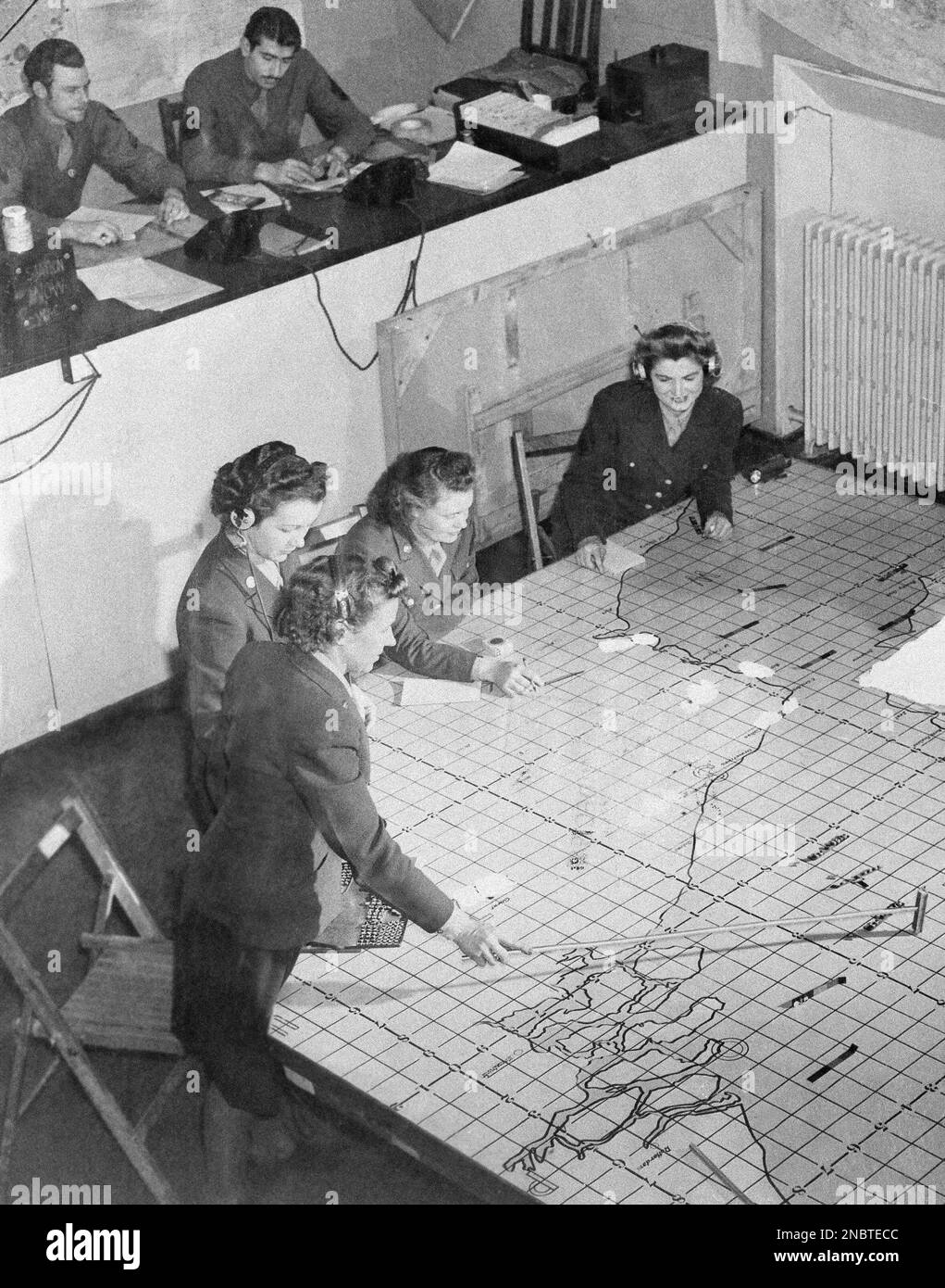 plotting-the-position-of-bombers-of-an-interceptor-board-in-the-flight