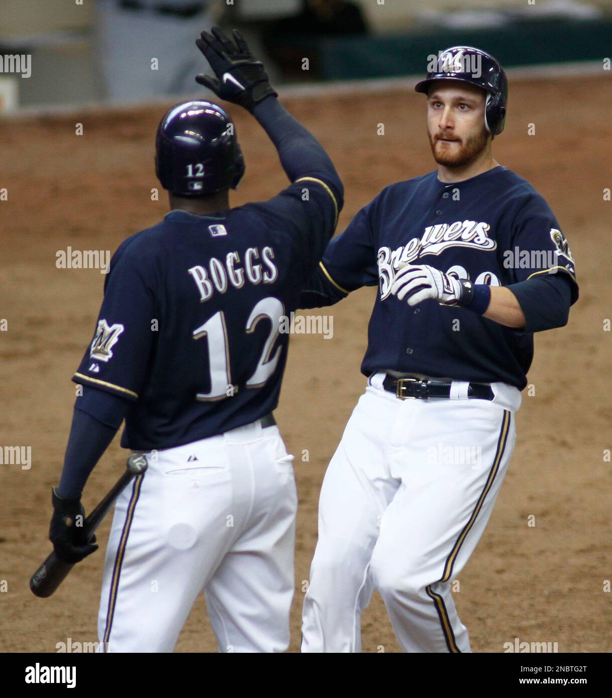 Lucroy, Brewers sweep Pirates 
