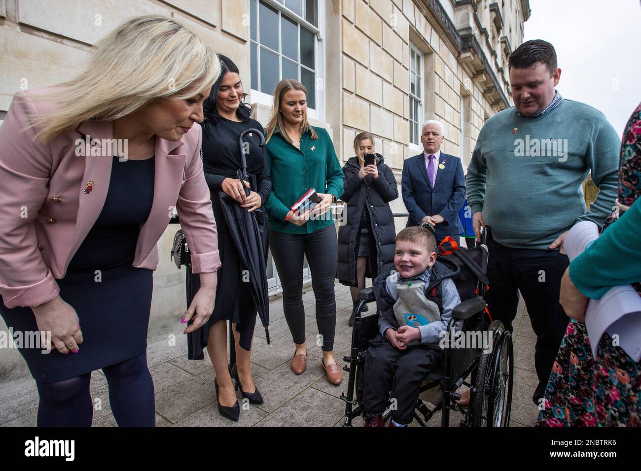 sinn-fein-vice-president-michelle-o-neill-left-meets-six-year-old