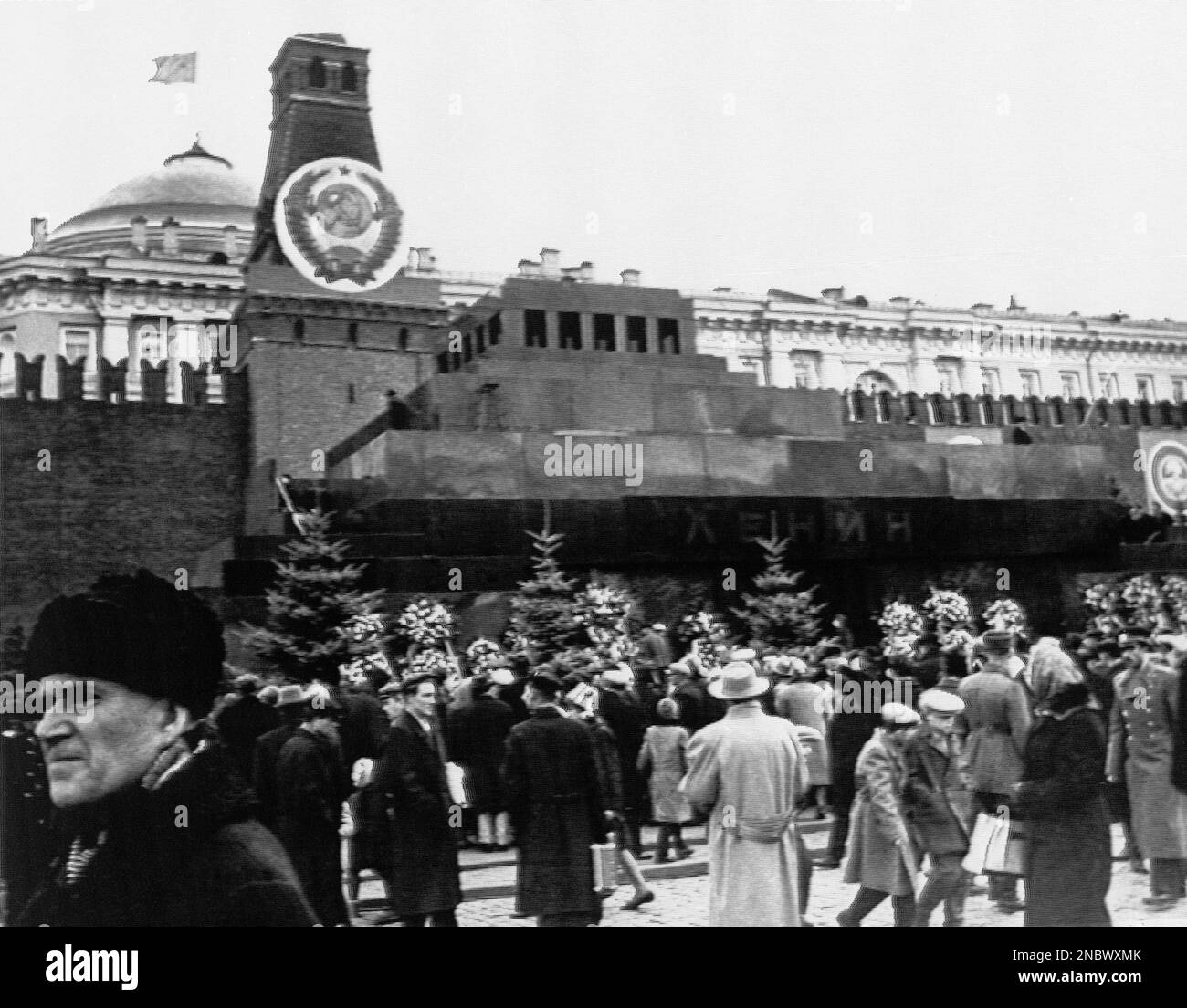 Scene at Lenin’s tomb in Moscow, Russia on Nov. 6, 1964 as it is ...
