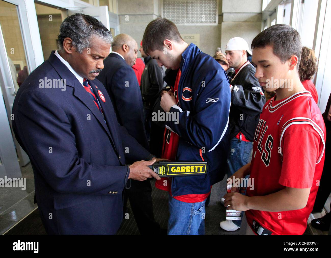 chicago bulls security guard