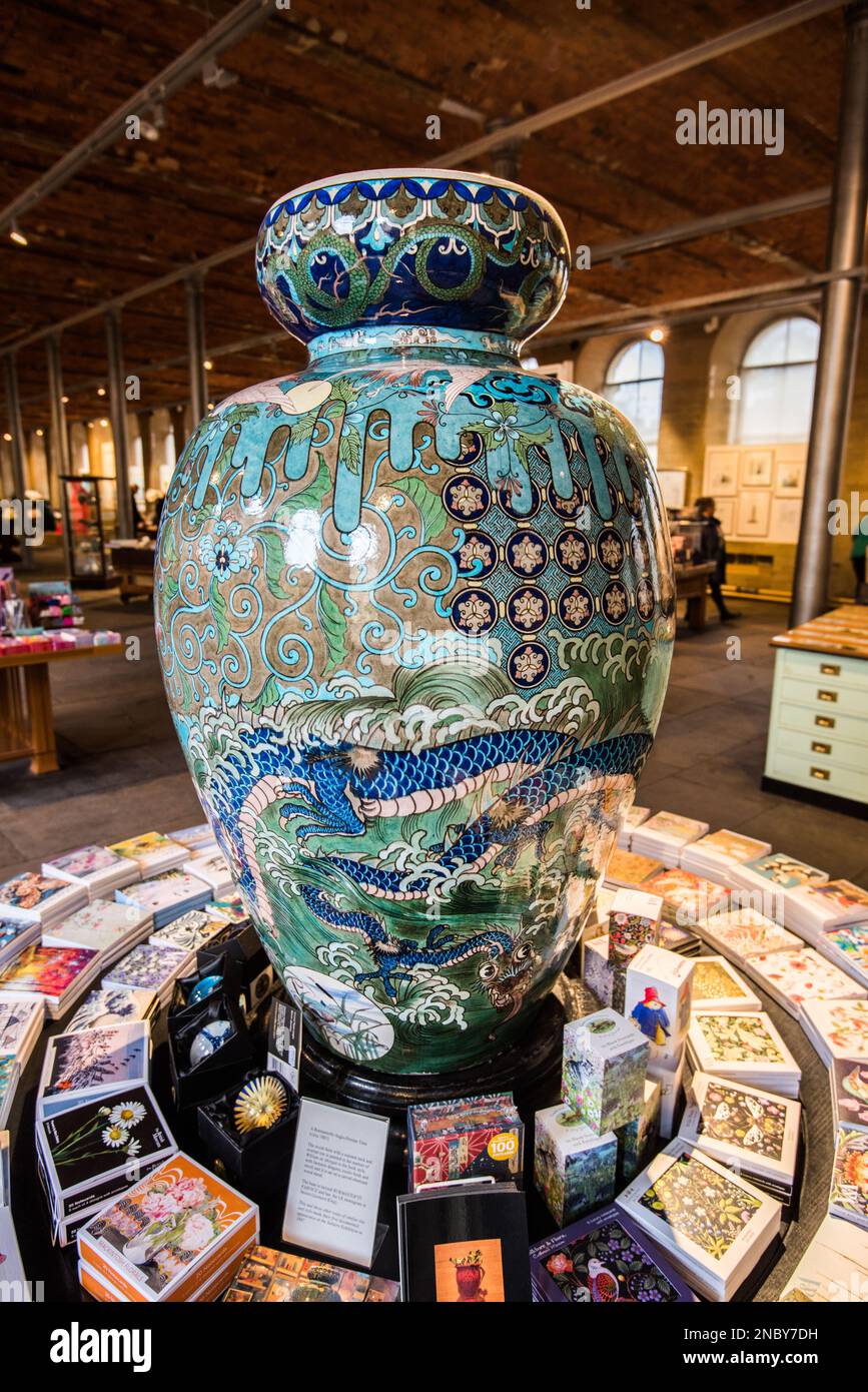 Attractive layout salts mill hires stock photography and images Alamy