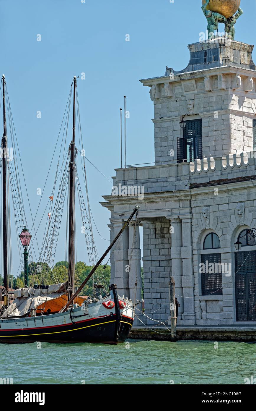 Basilica di Santa Maria della Salute Stock Photo Alamy