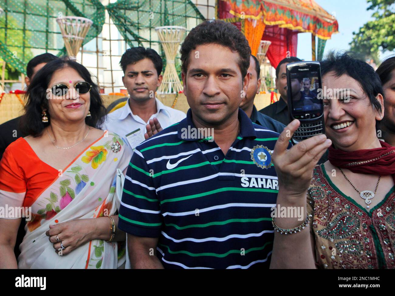 Solly has hosted 400 cricketers, including Sachin Tendulkar, Sunil  Gavaskar, Dilip Vengsarkar : r/IndiaCricket, image size:1300x976