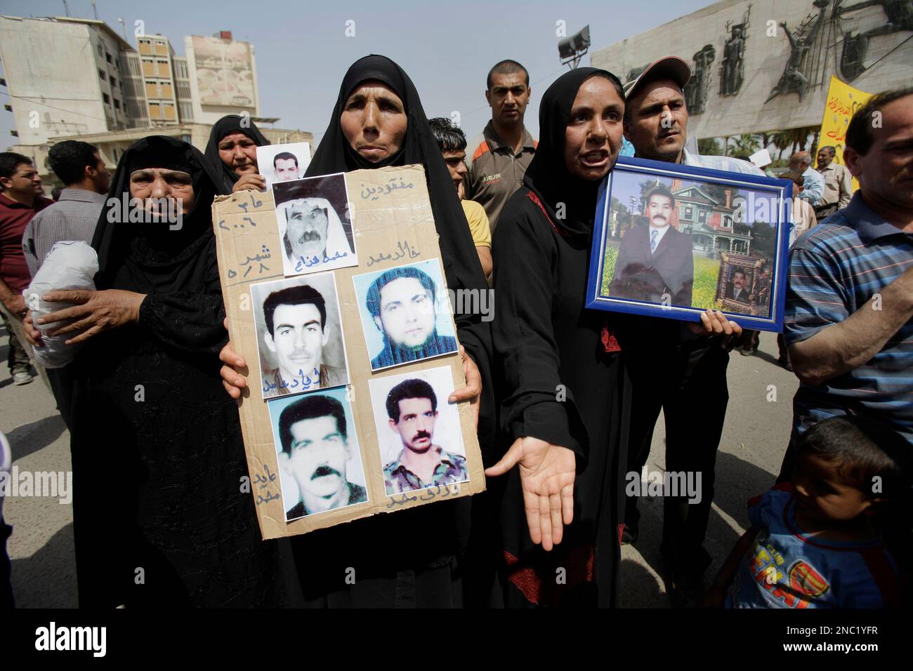 Families Of Prisoners And Missing Persons Chant Anti-Iraqi Government ...