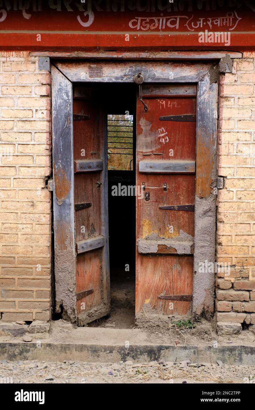 Indian door hi-res stock photography and images - Alamy