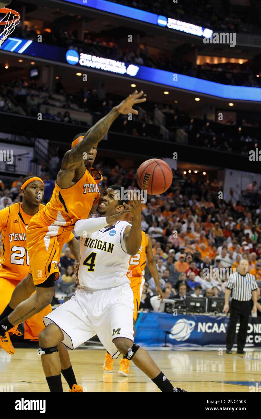 Tennessee forward Tobias Harris (12) shoots against Michigan in the
