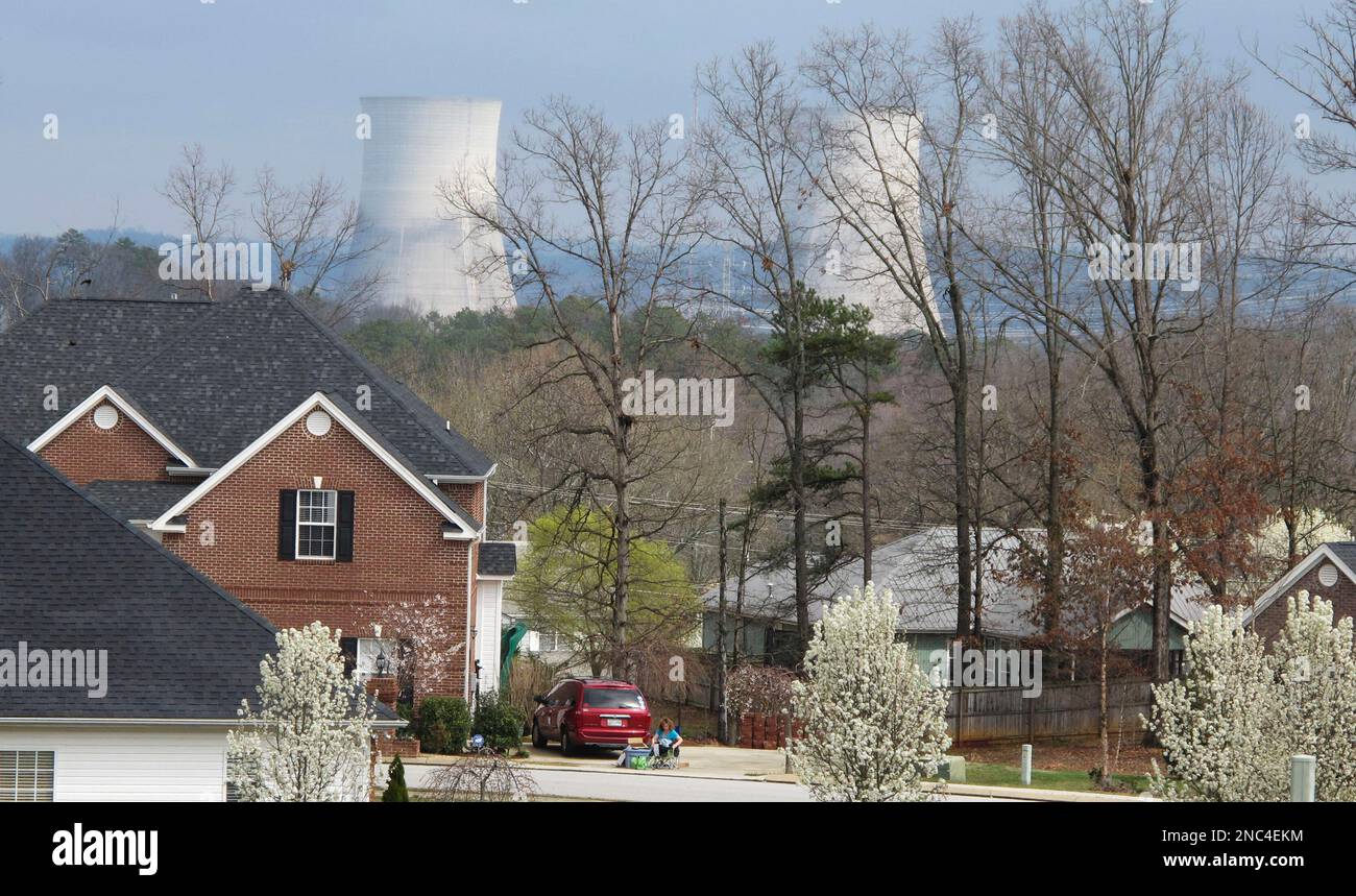 the-cooling-towers-at-the-tennessee-valley-authority-s-sequoyah-nuclear