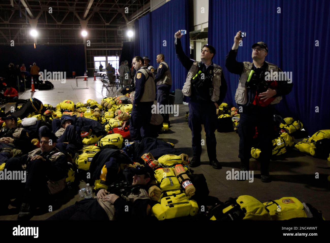 Members of an urban search and rescue team from Fairfax County ...