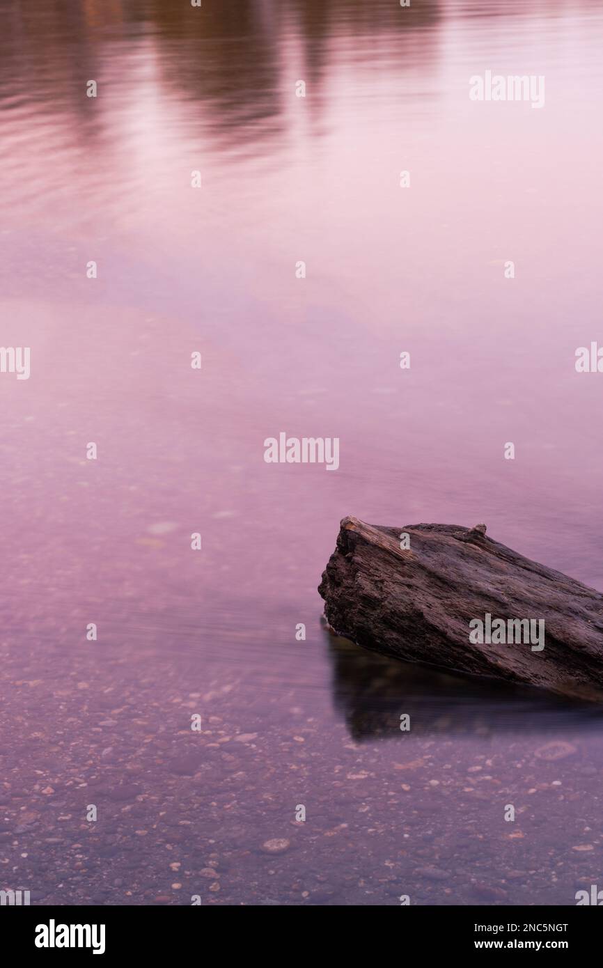Purple sky reflected in water hi-res stock photography and images - Alamy