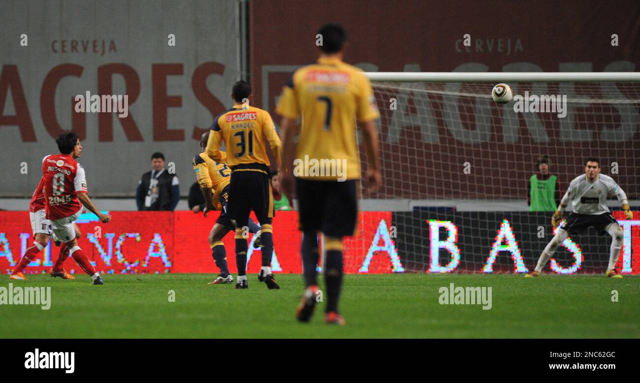Sporting Braga's Marcio Mossoro, left, from Brazil scores his team