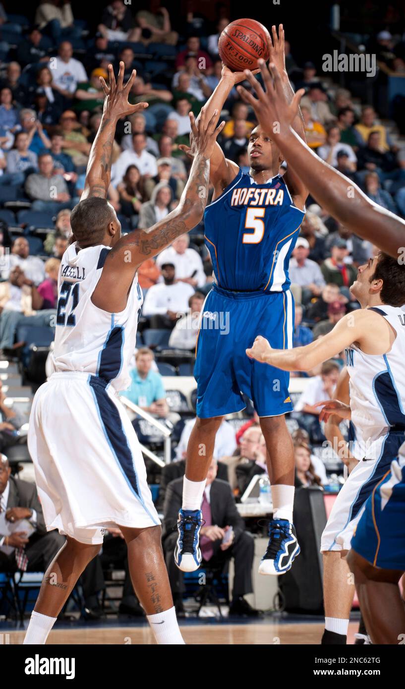 hofstra-s-david-imes-5-shoots-as-old-dominion-s-frank-hassell-21