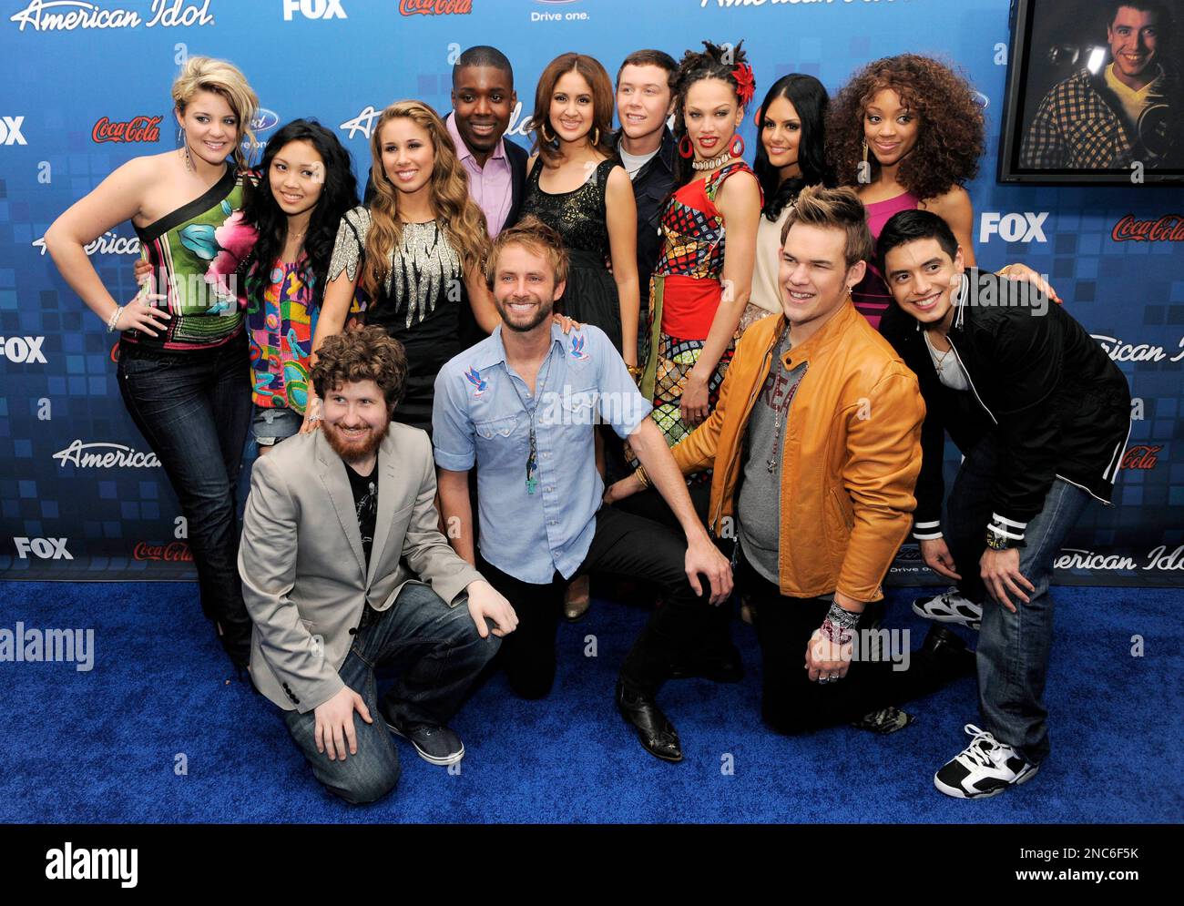 "American Idol" finalists pose together at the "American Idol