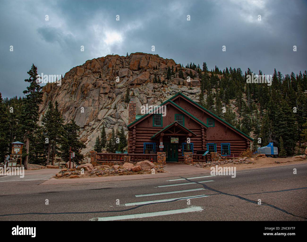 Pikes Peak Colorado scenic drive and waypoint rest stop Stock Photo