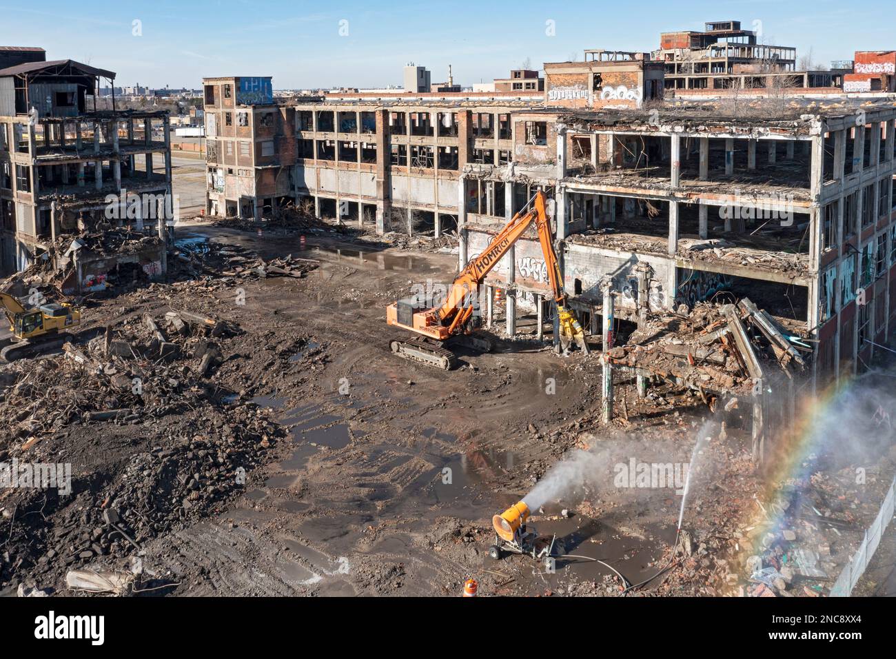 Detroit, Michigan - Demolition of a part of the abandoned Packard auto manufacturing plant. Opened in 1903, the 3.5 million square foot plant employed Stock Photo