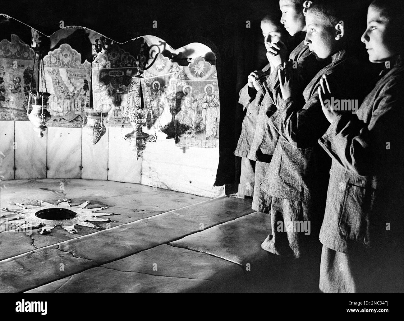 armenian-orphans-pray-in-the-church-of-the-nativity-on-dec-7-1946-in
