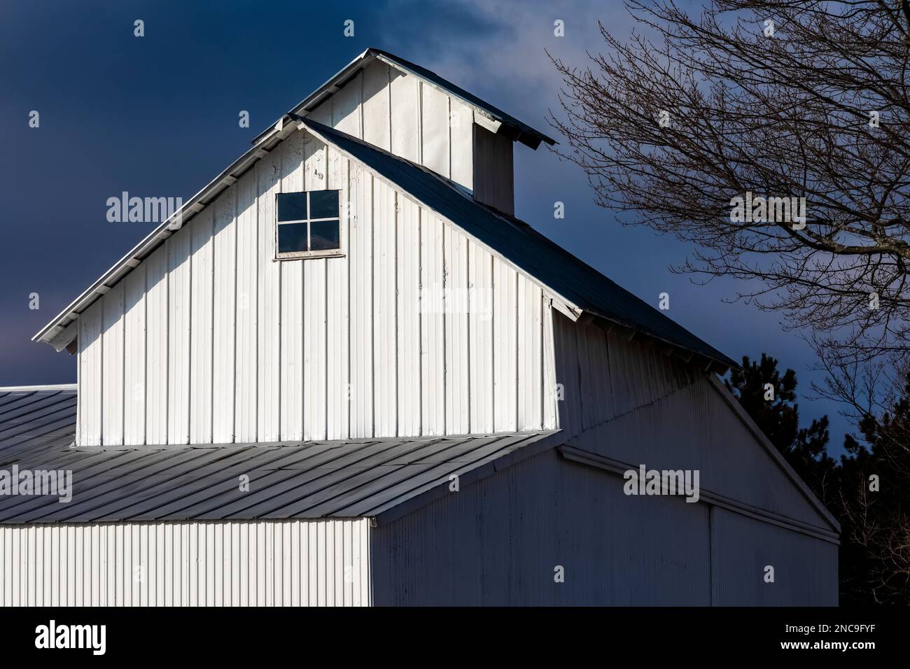 Amish barn topped with cupola in Mecosta County, Michigan, USA [No property release; editorial licensing only] Stock Photo