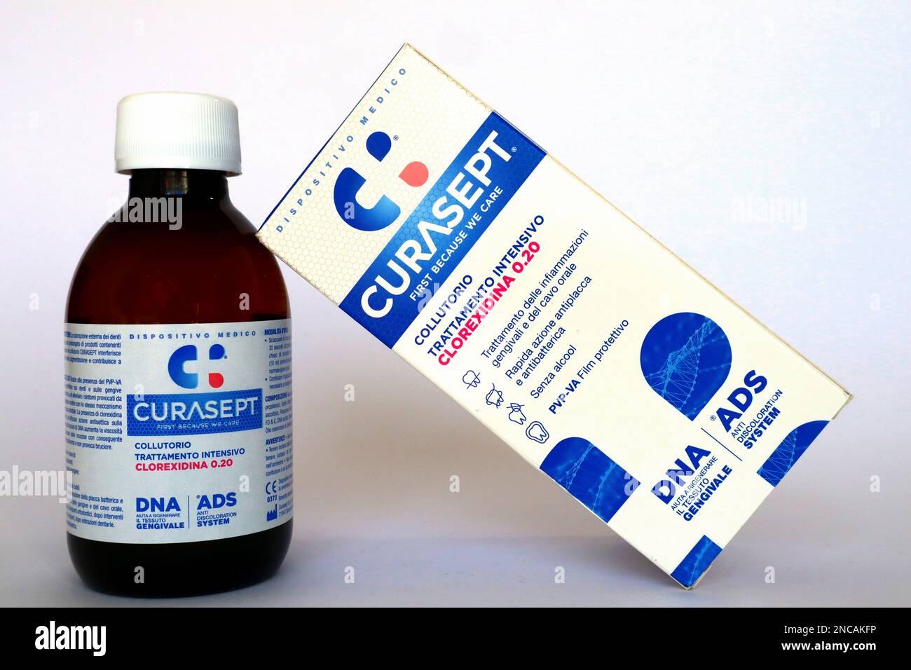 CURASEPT Intensive Treatment Mouthwash with chlorhexidine to protect