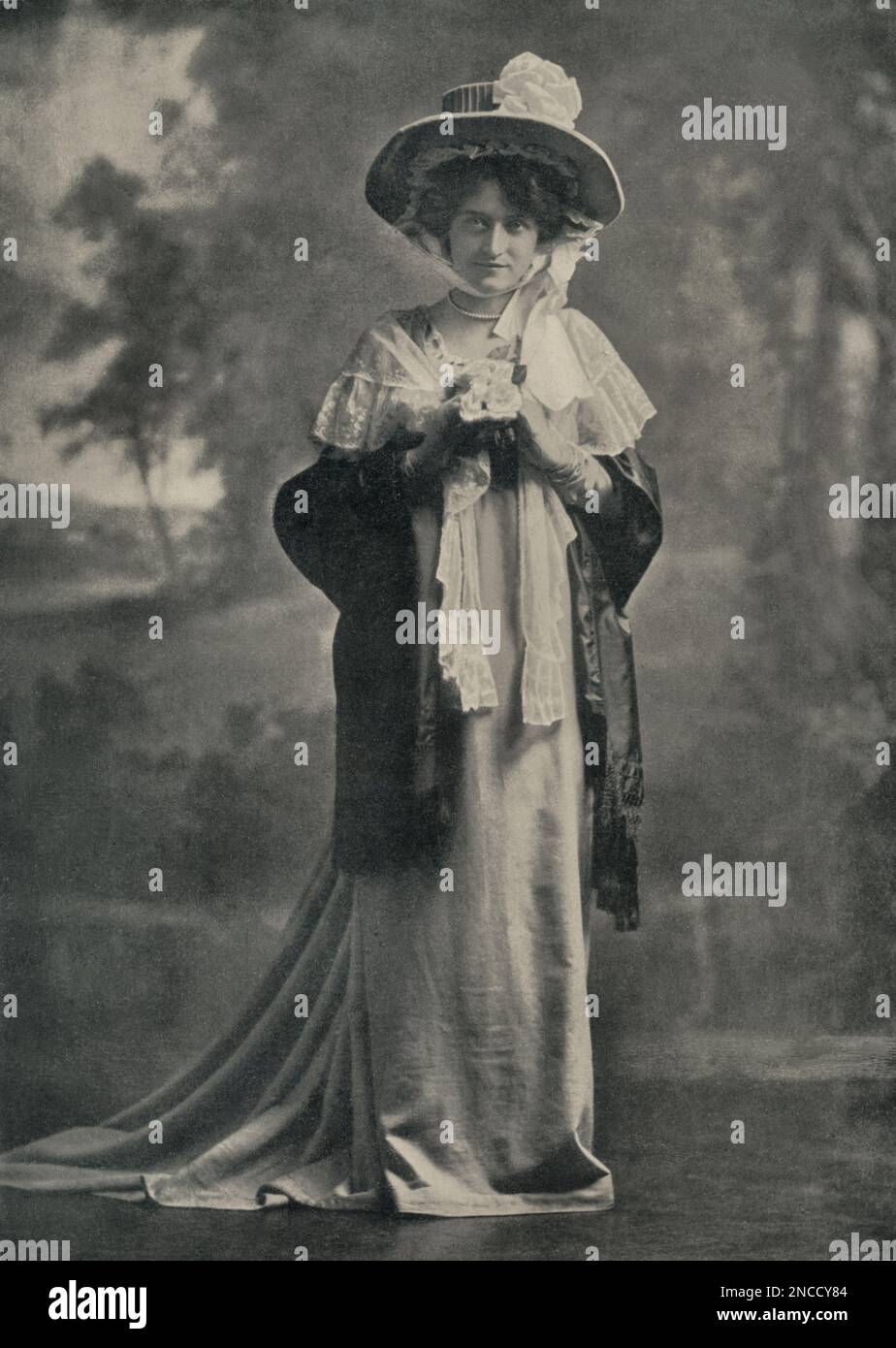 Maude Fealy - photo by Lafayette Studio (London) 1904 or 1905 - as 'Julie' in 'The Lyon's Mail' - restored from original copy of a 1905 publication by Montana Photographer Stock Photo