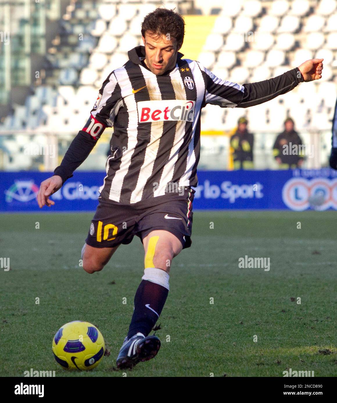 Juventus' striker Alex Del Piero scores a goal during a Serie A