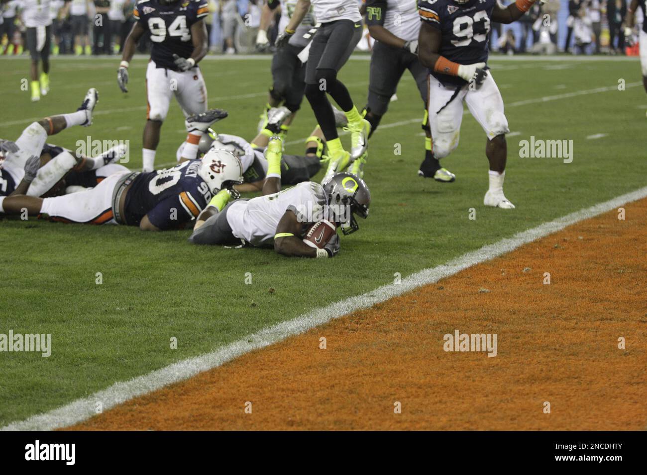 during the first half of the BCS National Championship NCAA college football  game Monday, Jan. 10, 2011, in Glendale, Ariz. (AP Photo/Matt York Stock  Photo - Alamy