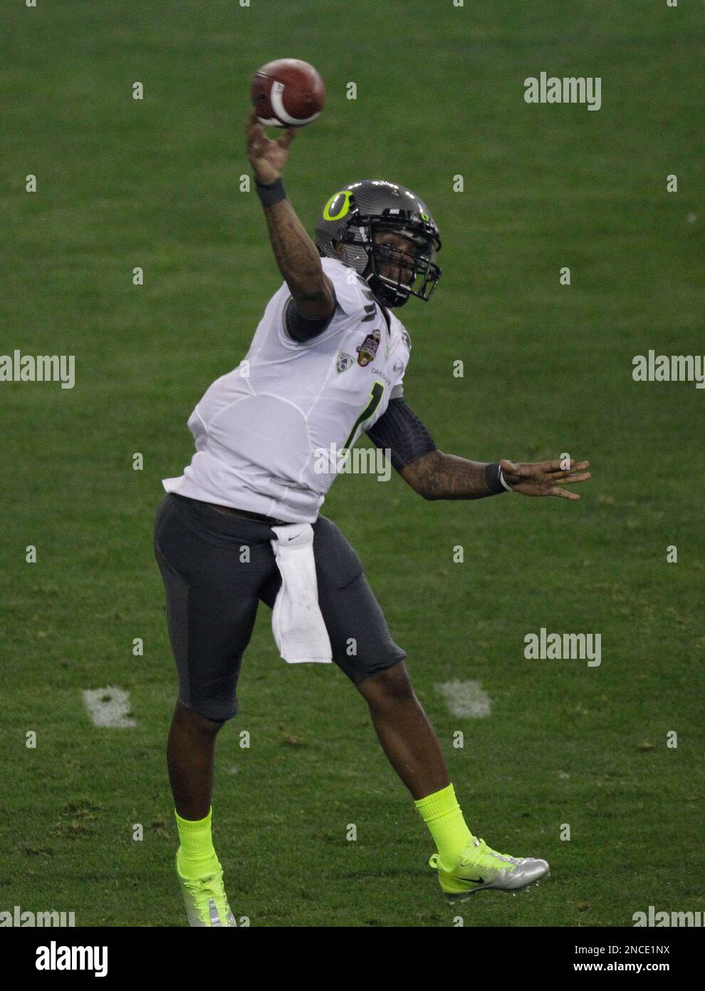 during the first half of the BCS National Championship NCAA college football game Monday, Jan. 10, 2011, in Glendale, Ariz. (AP Photo/Matt York Stock Photo - Alamy