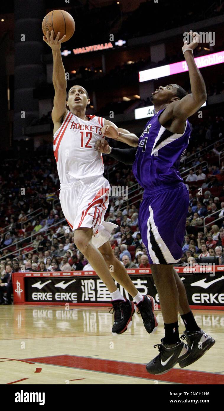 Kevin Martin Rockets Houston Rockets' Kevin Martin (12) goes up for a shot as Sacramento ...