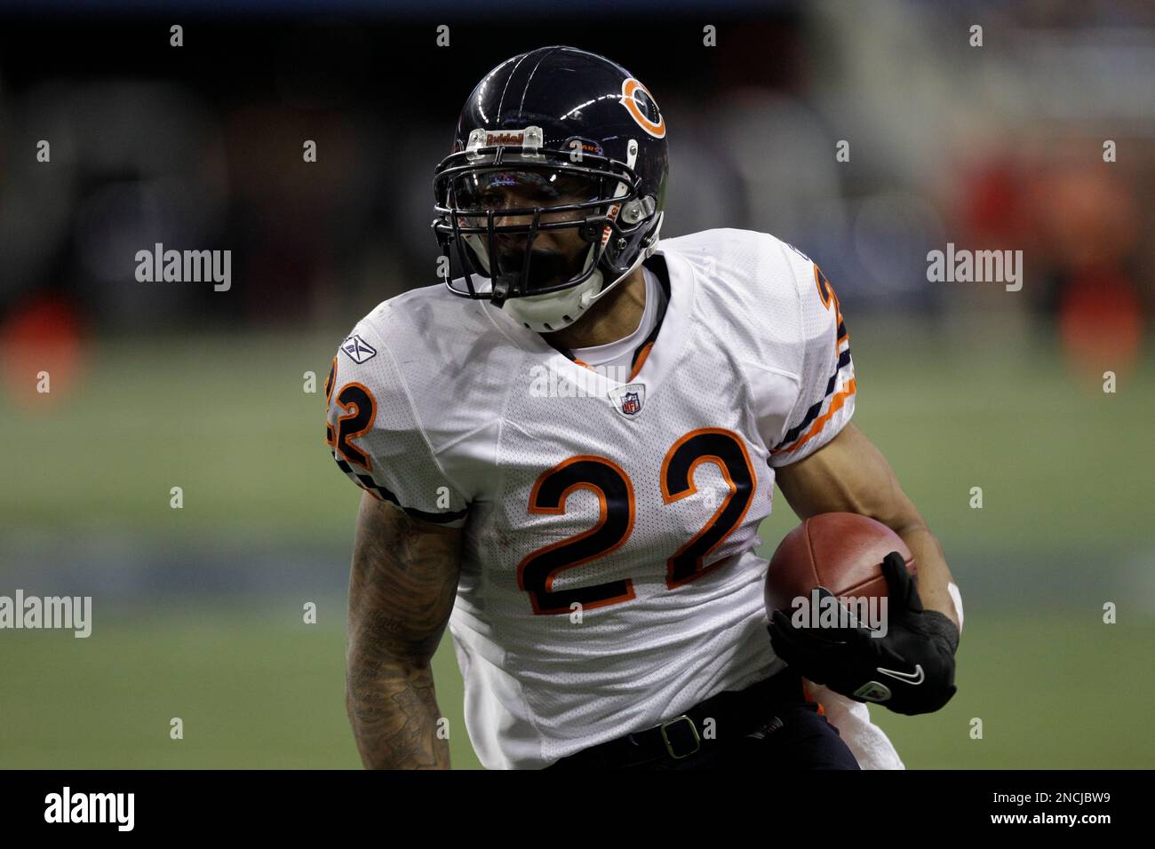 Chicago Bears running back Matt Forte (22) runs for a 14-yard touchdown ...