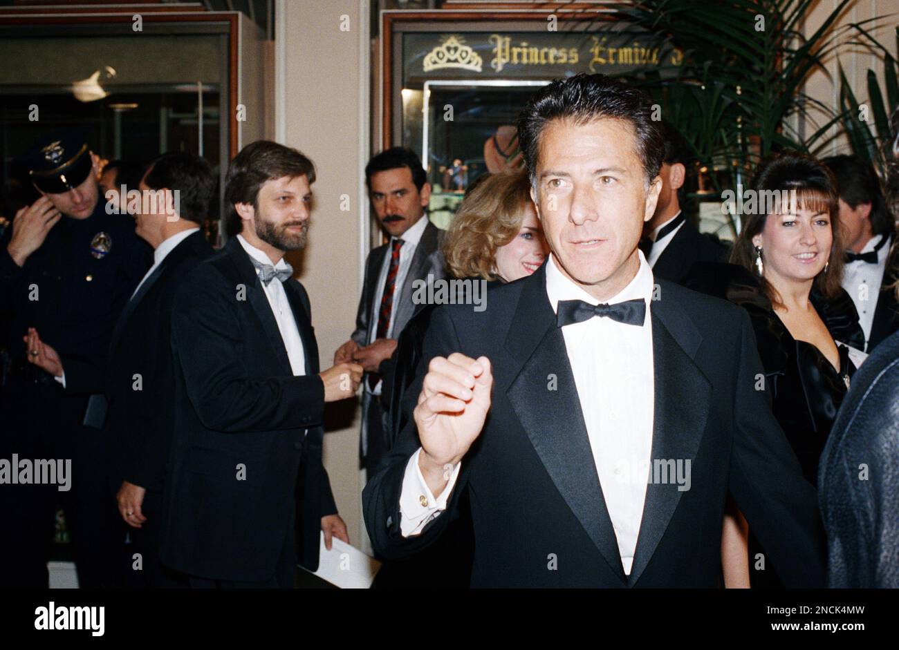 Dustin Hoffman arrives at the Golden Globe Awards in Los Angeles, Jan