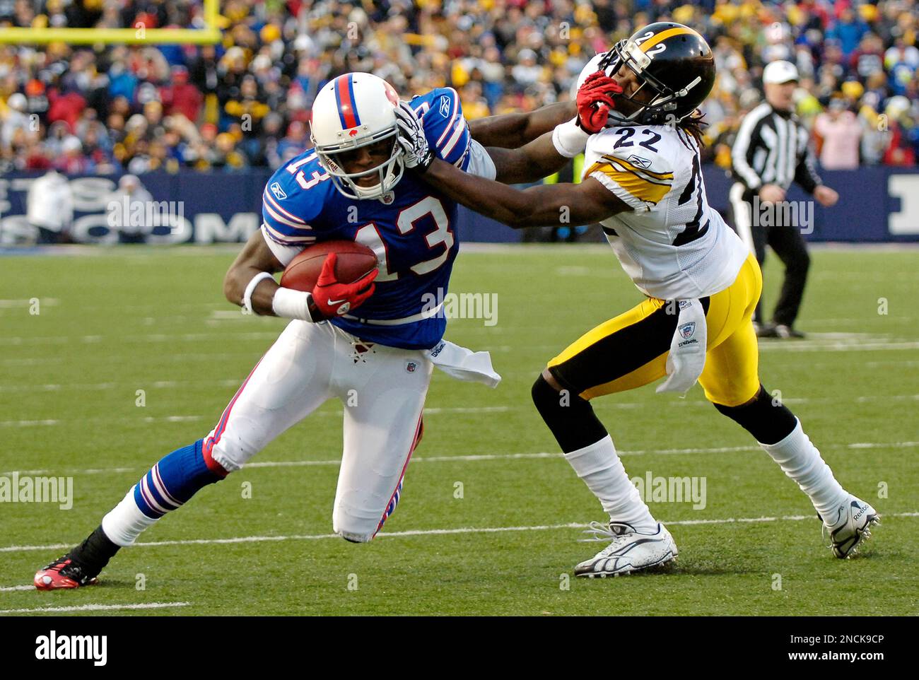 Pittsburgh Steelers cornerback William Gay, right, tries to tackle
