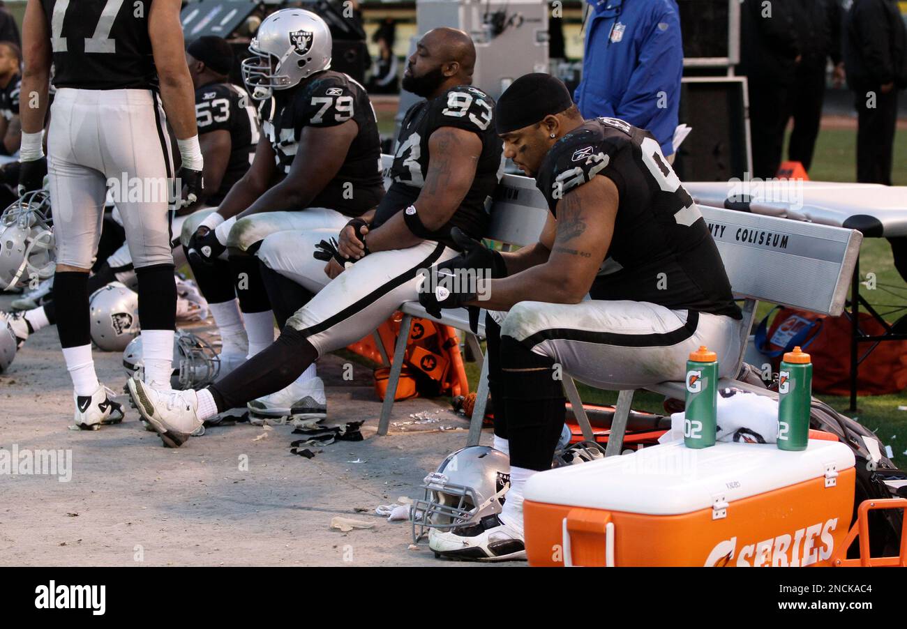 Oakland Raiders defensive end Richard Seymour (92) and teammates