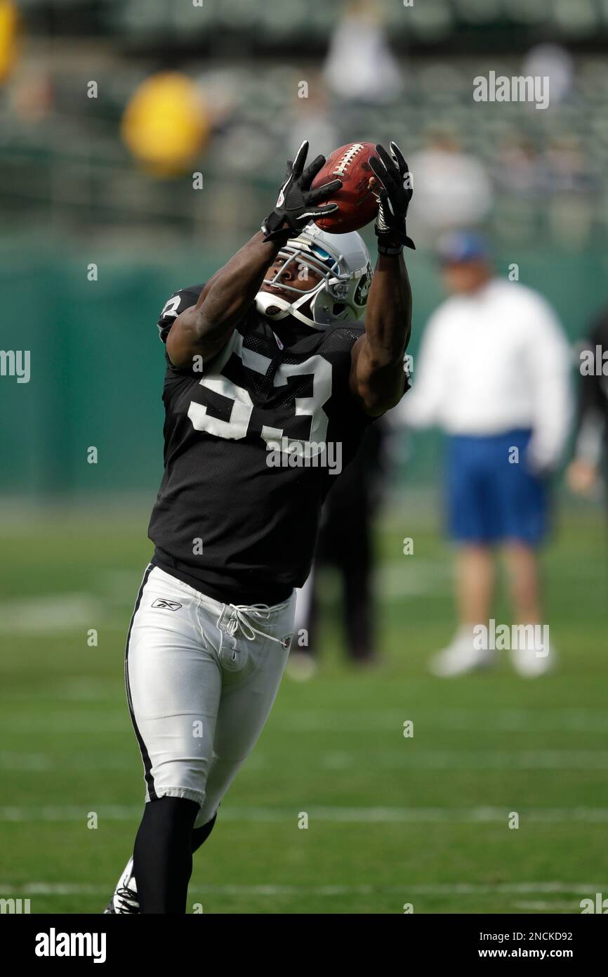 Oakland Raiders linebacker Thomas Howard (53) during pregame of an