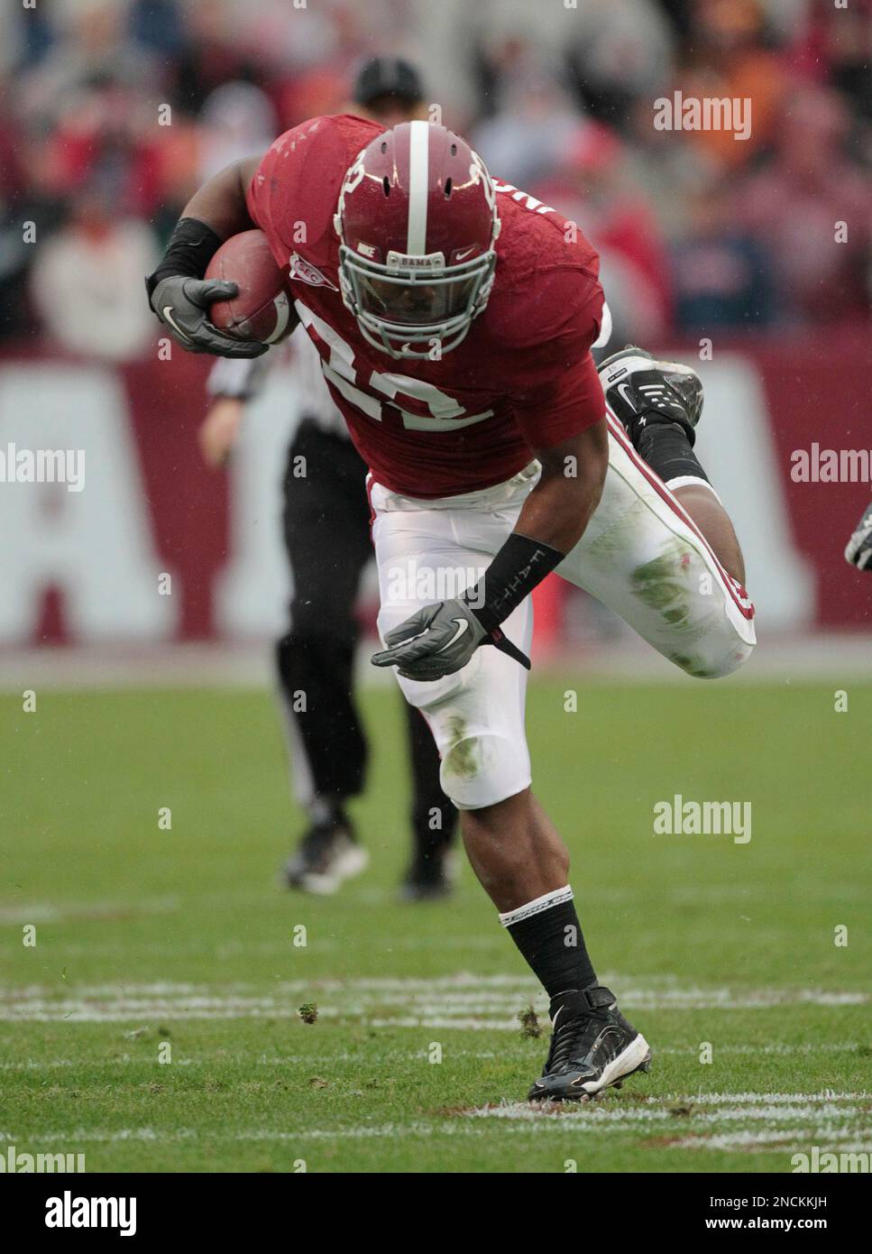 Alabama running back Mark Ingram (22) runs for a first down in the