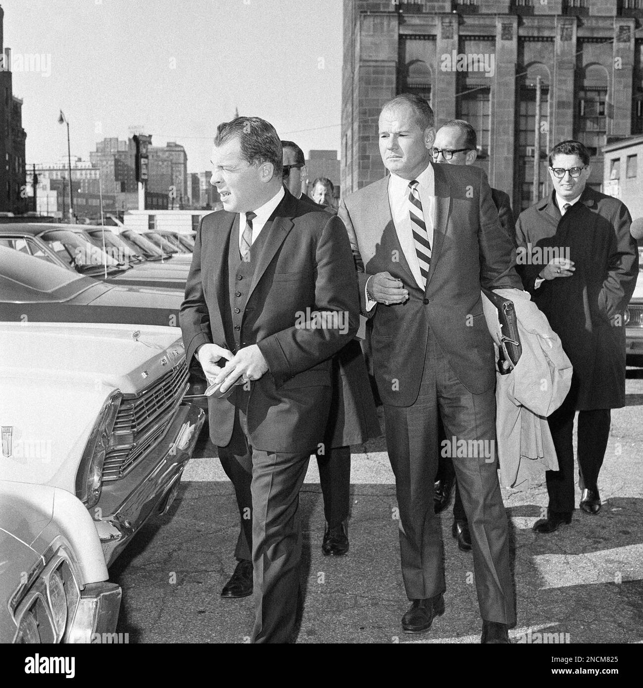 Authorities search for accused human trafficking ringleader from Cuyahoga  County, image size:1299x1390