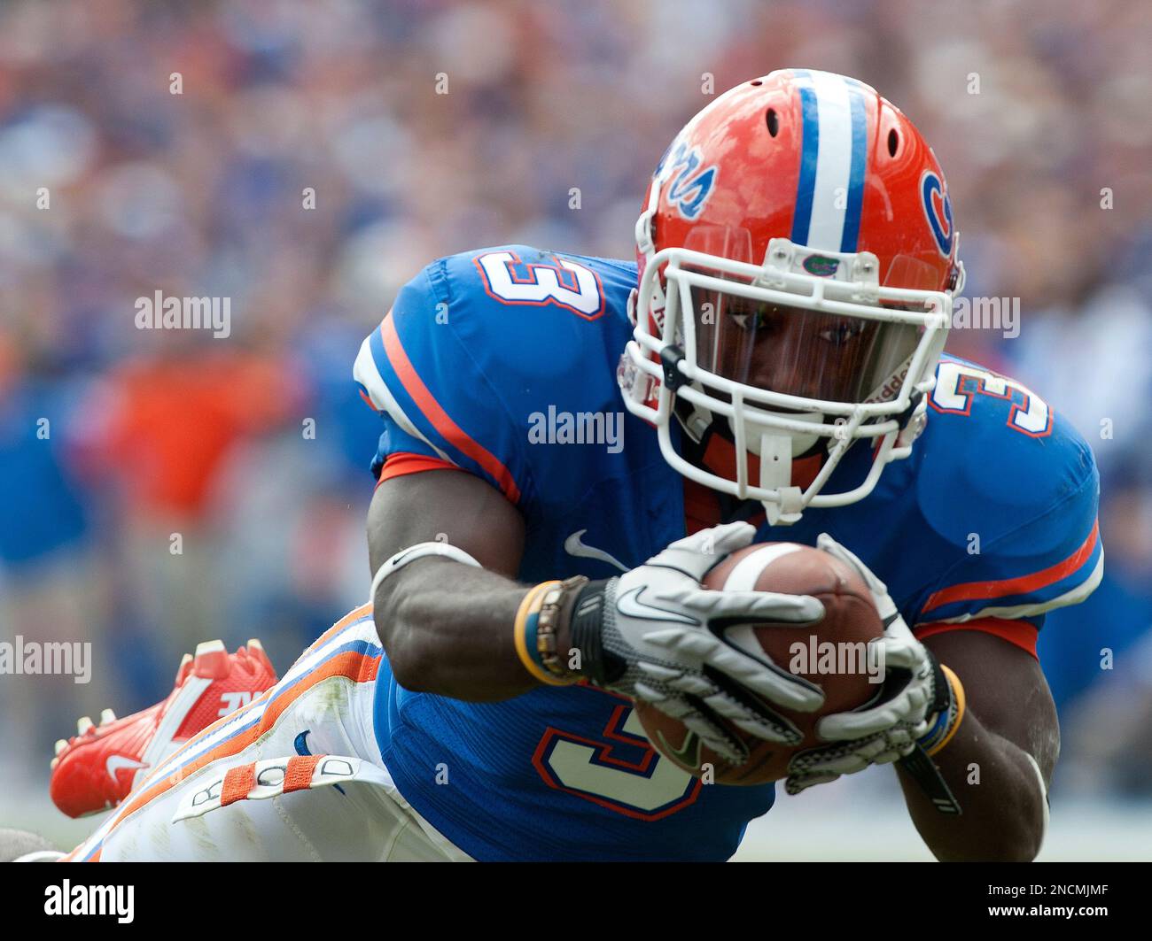 Florida wide receiver Chris Rainey (3) dives over the goal line in the ...
