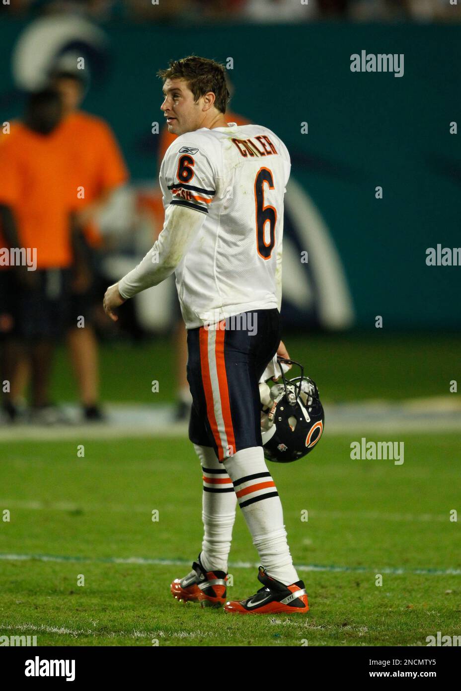 chicago-bears-quarterback-jay-cutler-is-shown-during-the-second-quarter