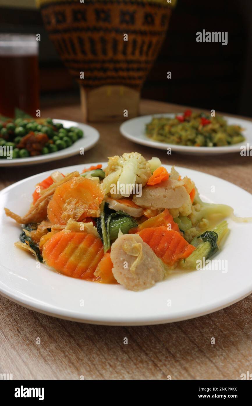 Indonesian food: stir-fry various vegetables Stock Photo - Alamy