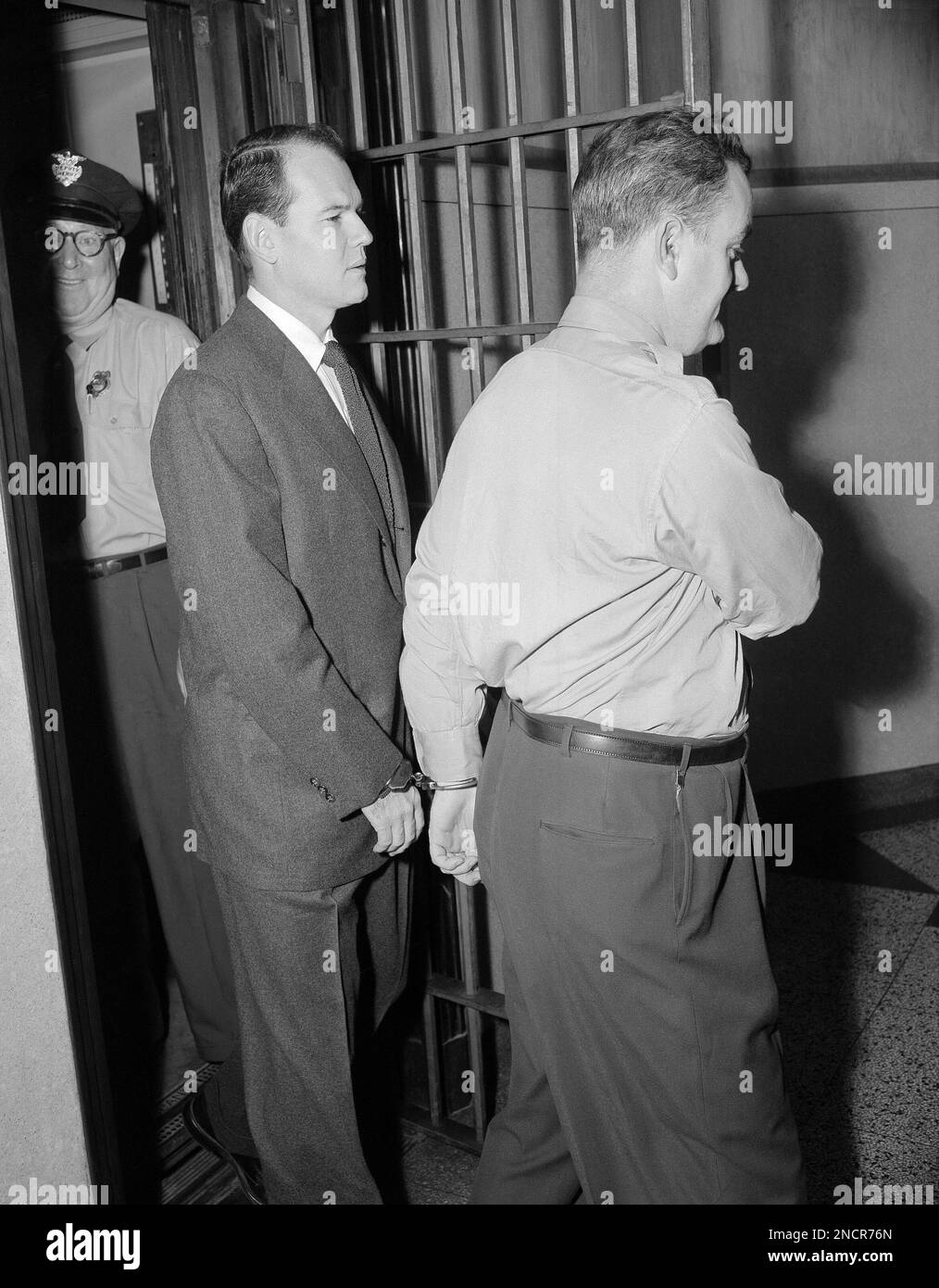 Dr. Samuel H. Sheppard, on trial for a first degree murder charge in ...