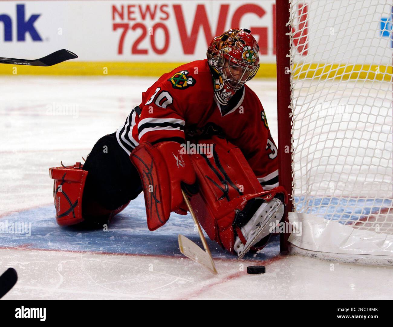 Chicago blackhawks top goalie jersey